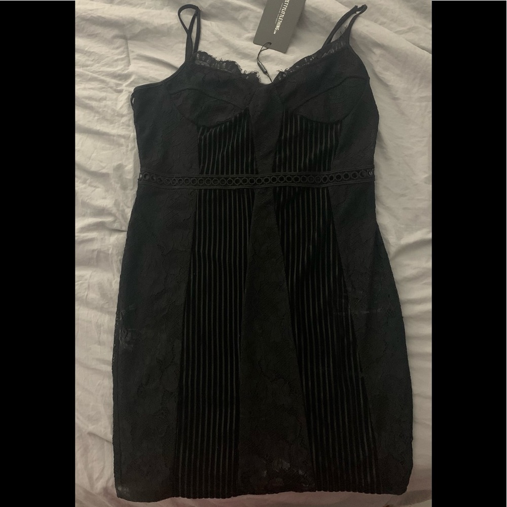 🚨OFFERNOW🚨NWT PRETTYLITTLETHING DRESS